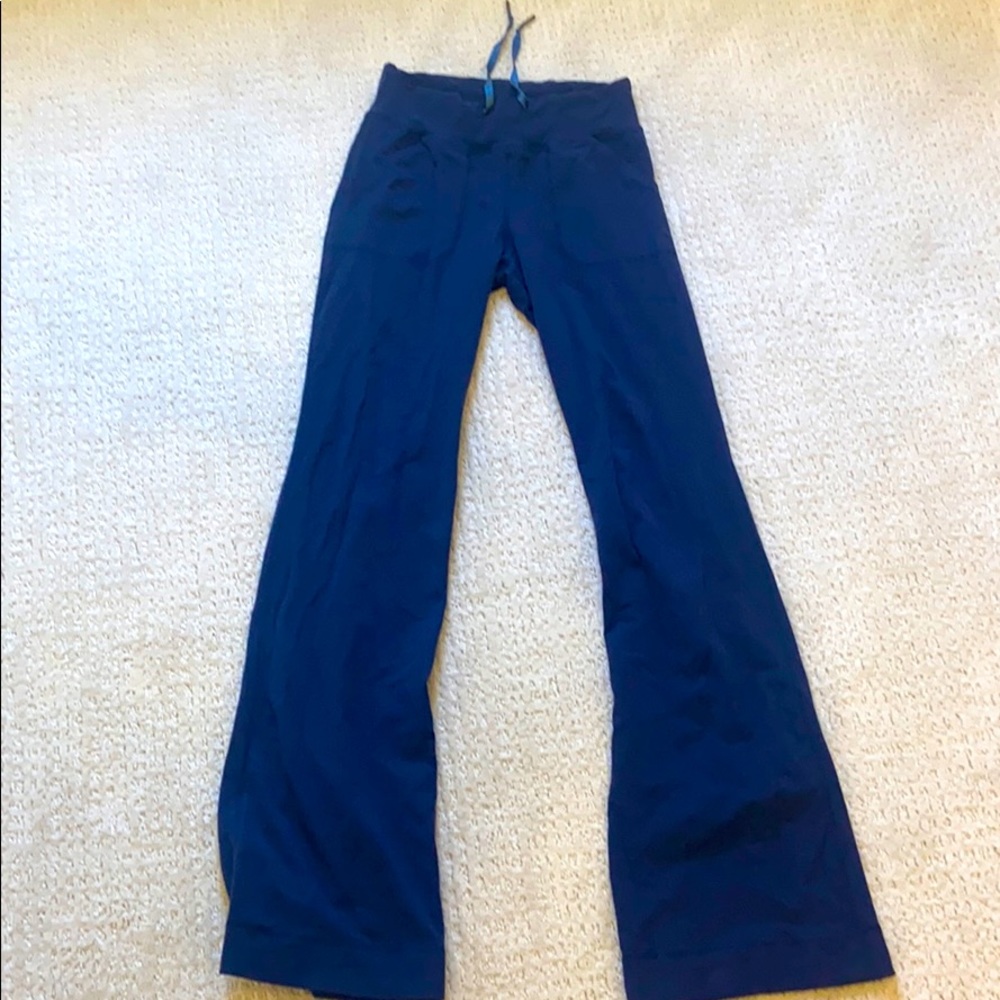 Lululemon lounge pants circa 2010